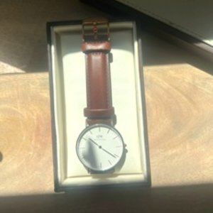 Daniel Wellington Leather Watch